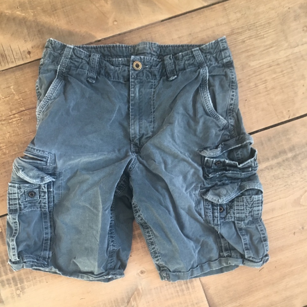 Men’s American Eagle Outfitters cargo shorts